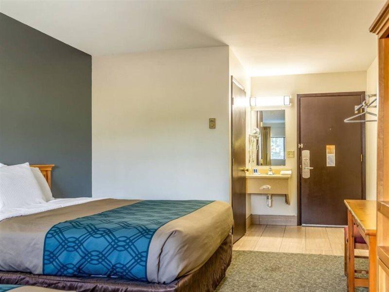 Rodeway Inn ボーズマン エクステリア 写真